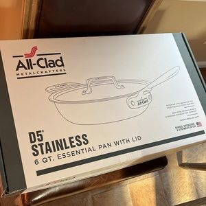✨NEW IN BOX - ALL-CLAD 6 QT. D5 Essential Pan with Lid from Williams Sonoma